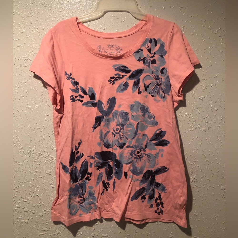 Arizona sz XXL tee coral in color with blue flowers